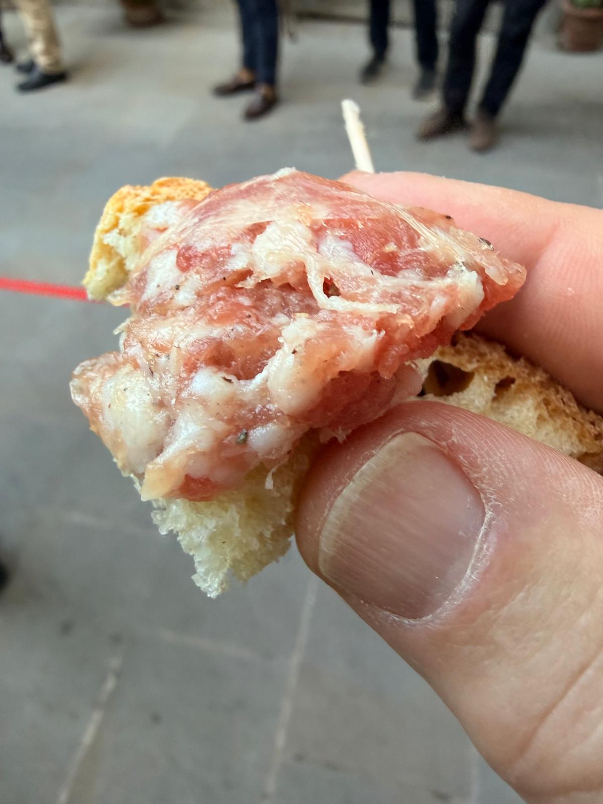ASSAGGIO-DI-SALSICCIA-NOSTRANA