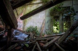 italy haunted poveglia collpased building