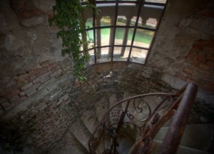 italy haunted poveglia spiral staircase