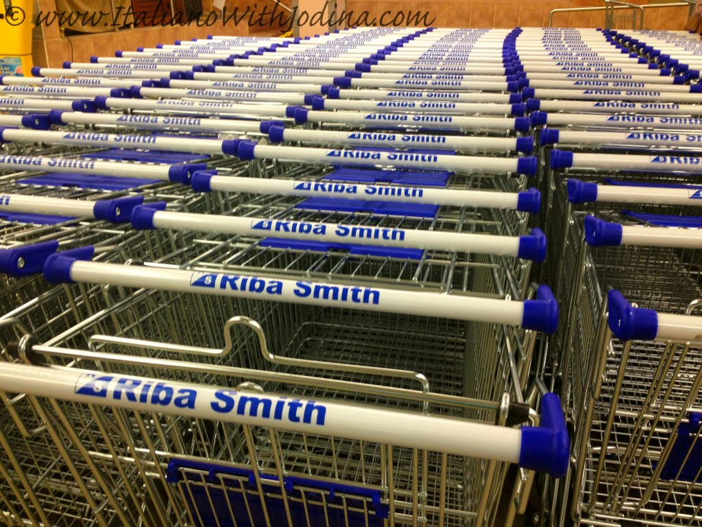 shopping carts at supermarket - jodina travel panama